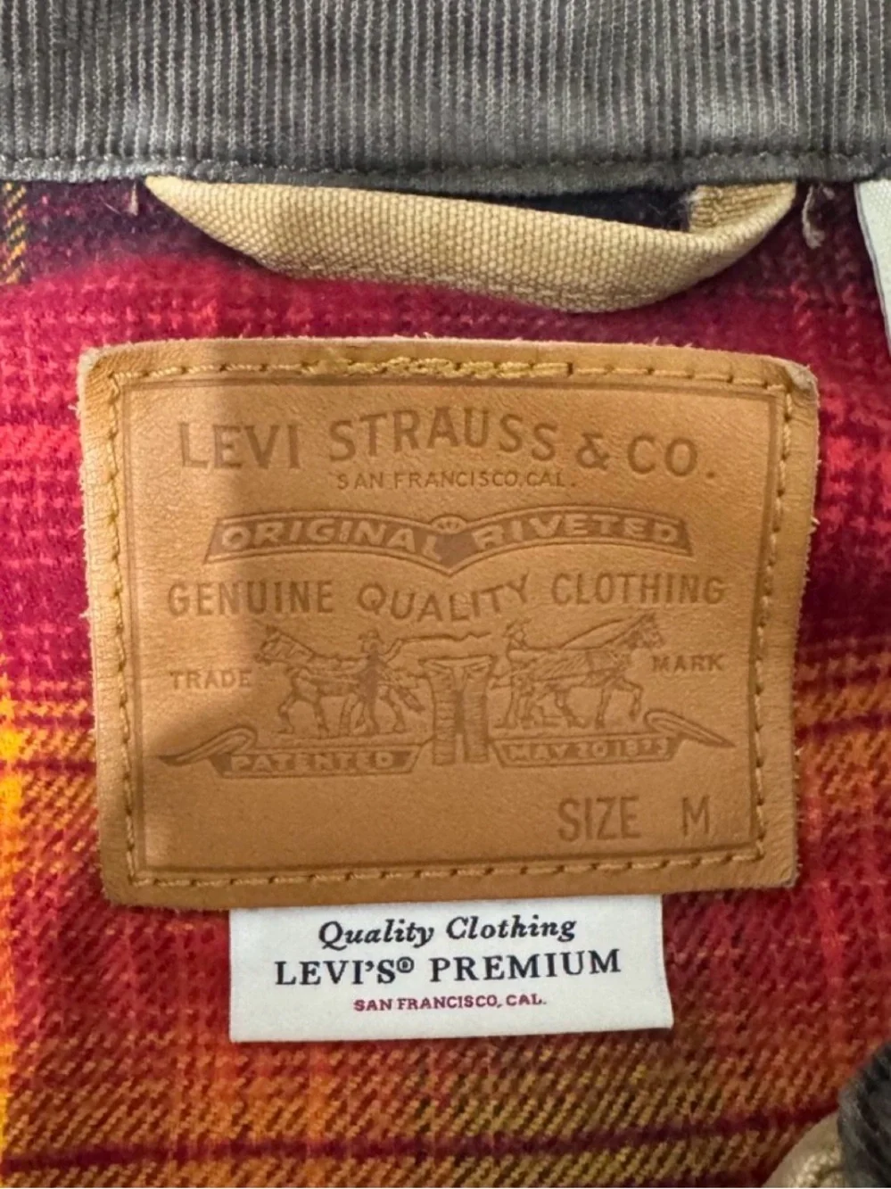 Levis durable tan